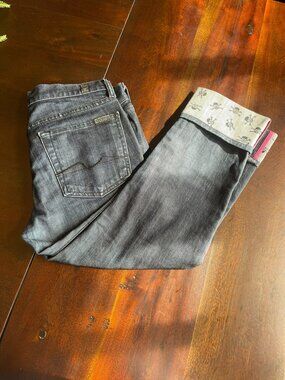 7 For All Mankind Cropped-Capri Dark Wash Size 27